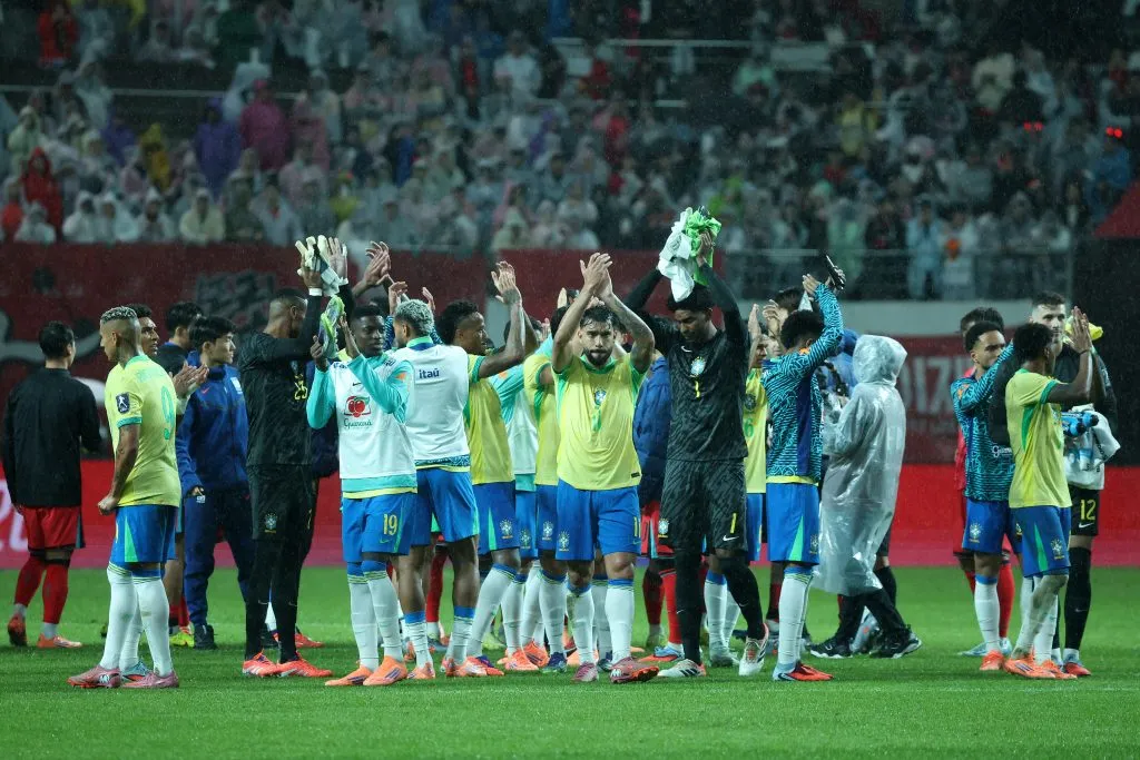 Jogadores do Brasil comemoram vitória diante da Coreia do Sul – (Photo by Chung Sung-Jun/Getty Images)