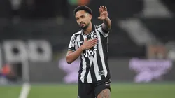 Vitinho deve iniciar mais uma partida como titular na Seleção Brasileira - Foto: Thiago Ribeiro/AGIF