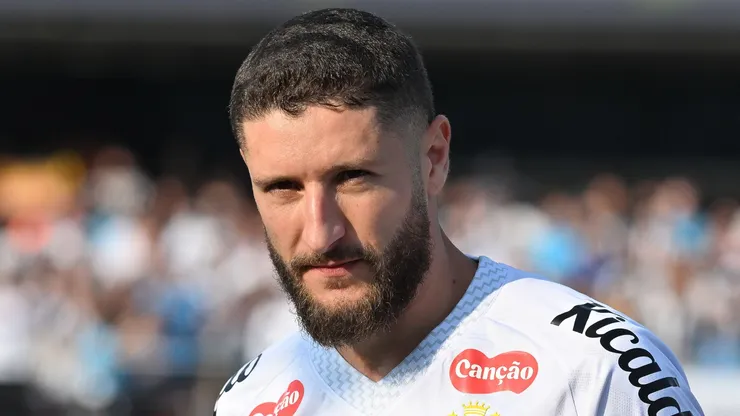 Vojvoda promove testes com Schmidt e Willian Arão no Santos; Zé Rafael corre risco de ficar de fora - Foto: Jota Erre/AGIF