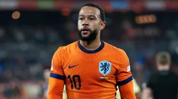 Memphis Depay em campo pela Holanda. (Photo by Alex Bierens de Haan/Getty Images)