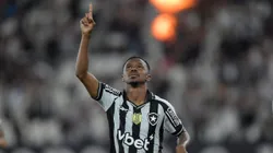 Jeffinho deve ganhar vaga entre os titulares no Botafogo. Foto: Thiago Ribeiro/AGIF