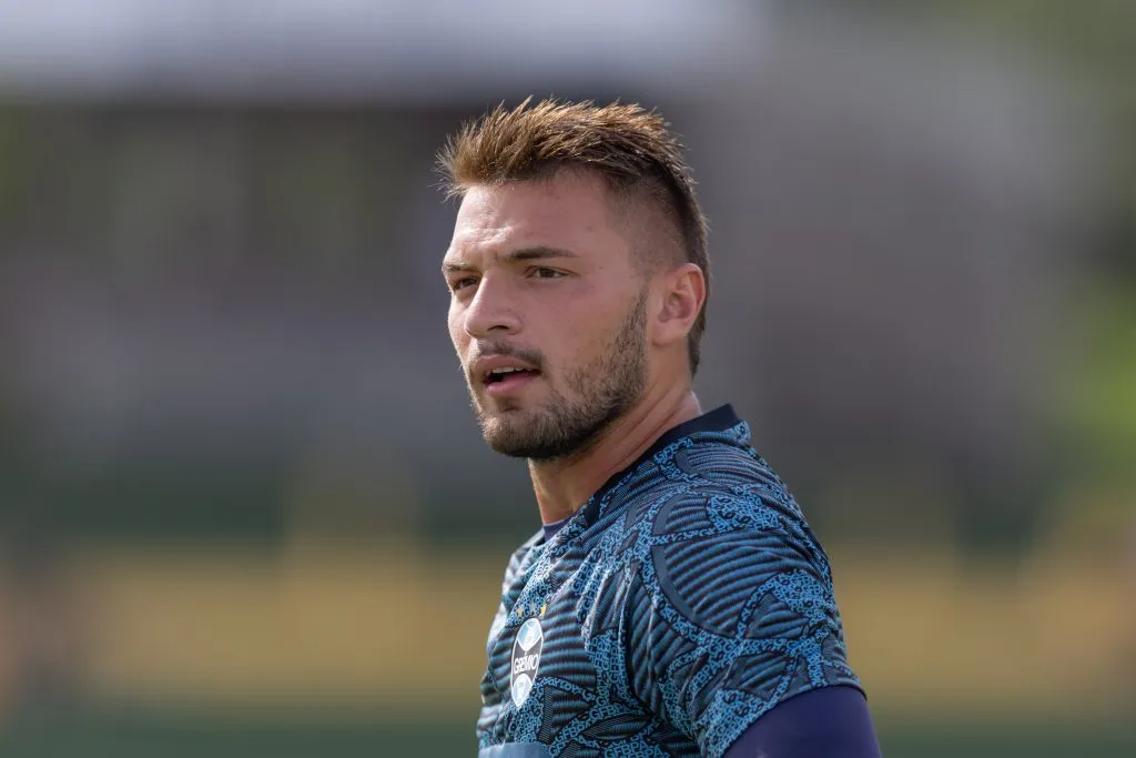 Grando vem tendo boa atuações e faz Grêmio ter cautela com retorno de Volpi. Foto: Liamara Polli/AGIF