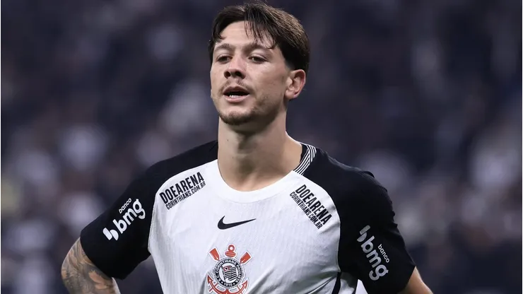Além de Garro, Charles e André Ramalho também devem ser relacionados contra o Santos.