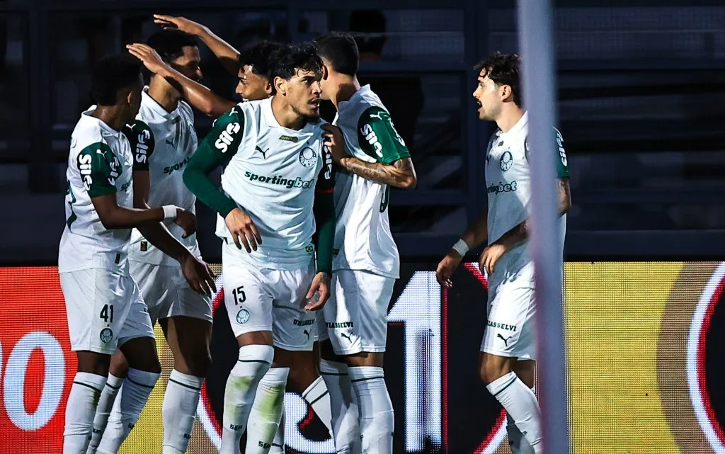 Murilo jogador do Palmeiras comemora seu gol durante partida contra o Bragantino – Foto: Fabio Giannelli/AGIF