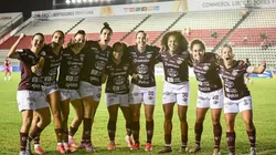 Guerreiras Grenás comemoram classificação. Foto: Rafael Zocco/AFE