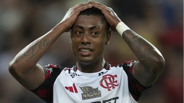 Torcida do Flamengo não aprova escalação de Bruno Henrique como titular contra o Botafogo.