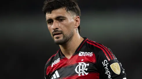 Arrascaeta durante partida entre Flamengo e Estudiantes, no Maracanã, pela Libertadores.