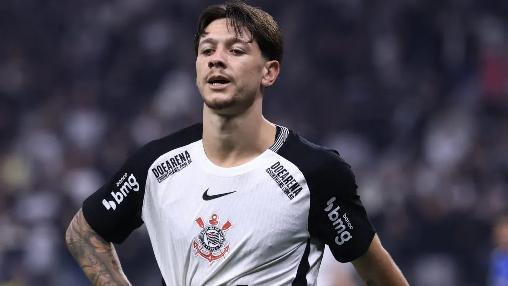 Garro durante partida. Foto: Marcello Zambrana/AGIF