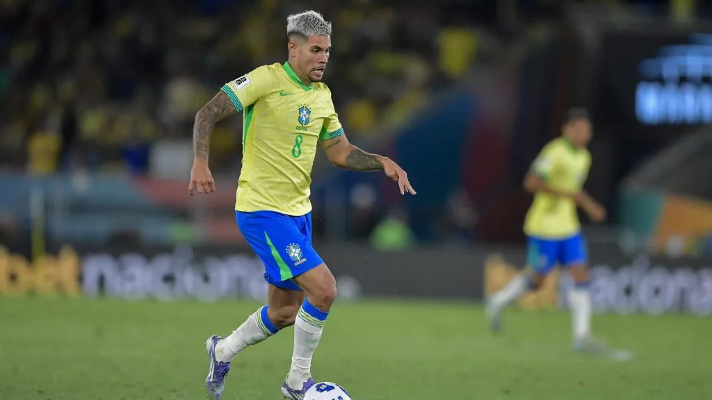 Bruno Guimarães destacou o trabalho realizado por Ancelotti –  Foto: Thiago Ribeiro/AGIF