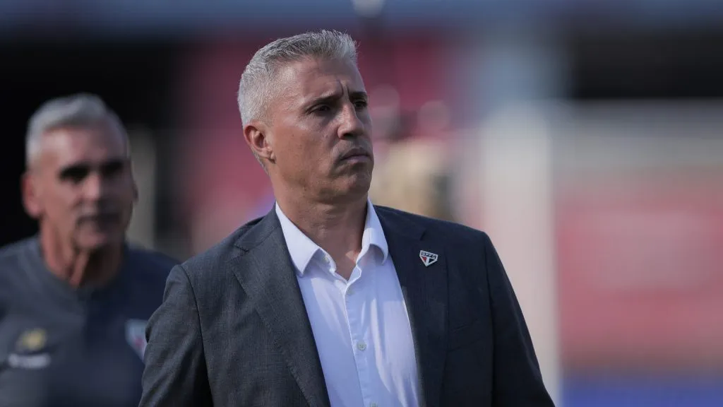 Crespo irá decidir junto com departamento médico e direção do Clube, se Calleri poderá ter um retorno seguro – Foto: Ettore Chiereguini/AGIF