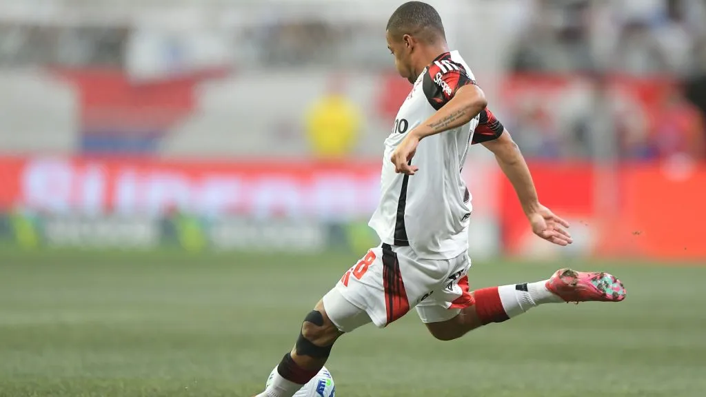 De La Cruz é dúvida para o clássico diante do Botafogo – Foto: Jhony Pinho/AGIF