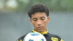 Robinho Jr durante treino do Peixe no CT Rei Pelé.