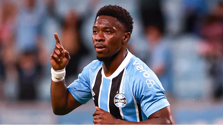 Amuzu mudou de status no Imortal