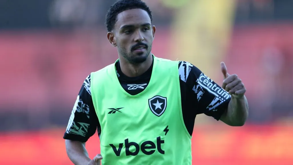 Vitinho deve iniciar o amistoso da Seleção Brasileira no banco – Foto: Marlon Costa/AGIF