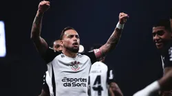 SP - SAO PAULO - 04/10/2025 - BRASILEIRO A 2025, CORINTHIANS X MIRASSOL - Maycon jogador do Corinthians comemora seu gol durante partida contra o Mirassol no estadio Arena Corinthians pelo campeonato Brasileiro A 2025. Foto: Ettore Chiereguini/AGIF