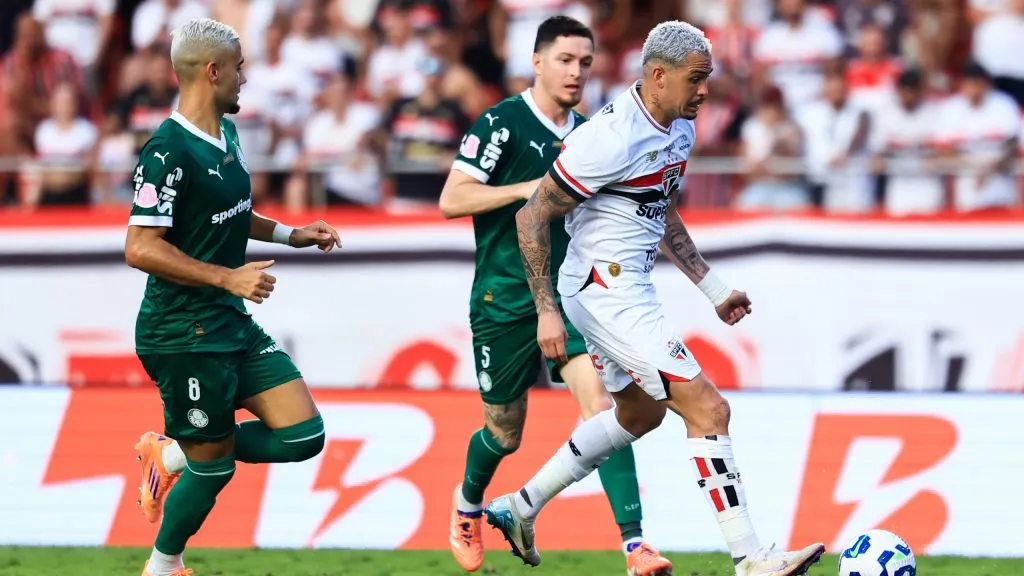 Luciano, jogador do Sao Paulo, durante partida contra o Palmeiras no estadio Morumbi pelo campeonato Brasileiro A 2025. Foto: Marcello Zambrana/AGIF