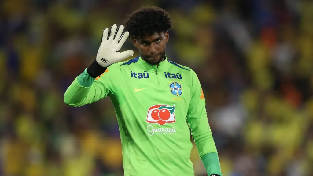 Hugo Souza goleiro do Brasil durante a partida contra o Chile no Maracana no Rio de Janeiro (RJ), pelas Eliminatorias da Copa do Mundo 2026. Foto: Marlon Costa/AGIF
