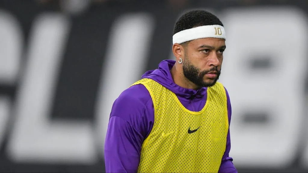 RJ – RIO DE JANEIRO – 26/07/2025 – BRASILEIRO A 2025, BOTAFOGO X CORINTHIANS – Memphis  jogador do Corinthians durante aquecimento antes da partida contra o Botafogo no estadio Engenhao pelo campeonato Brasileiro A 2025. Foto: Thiago Ribeiro/AGIF