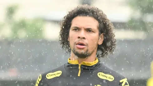 Willian Arão durante treino no CT Rei Pelé.