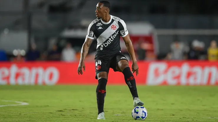 Ex-Vasco, Luiz Gustavo está sem espaço no Bahia - Foto: Thiago Ribeiro/AGIF