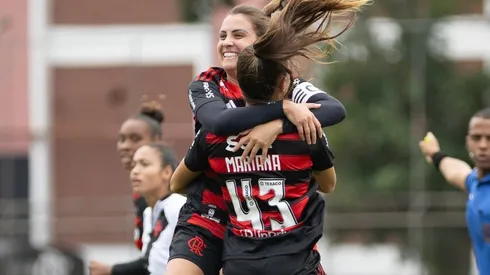 Meninas da Gávea comemoram vitória. Foto: Mariana Sá/Flamengo