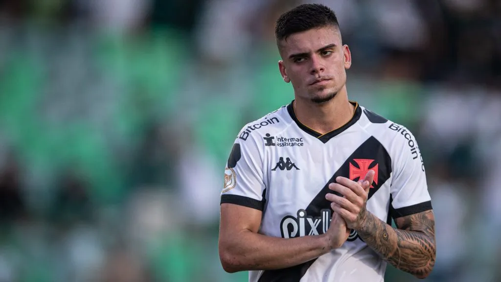 Gabriel Pec pelo Vasco em 2023. Foto: Isabela Azine/AGIF