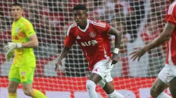 Vitão, zagueiro do Internacional em partida pelo campeonato brasileiro (Foto: Ricardo Duarte/SCI)