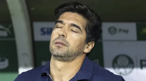 Abel Ferreira, técnico do Palmeiras em partida pelo campeonato brasileiro (Foto: Alexandre Schneider/Getty Images)