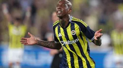 Anderson Talisca em ação no Fenerbahce - Foto: Ahmad Mora/Getty Images)