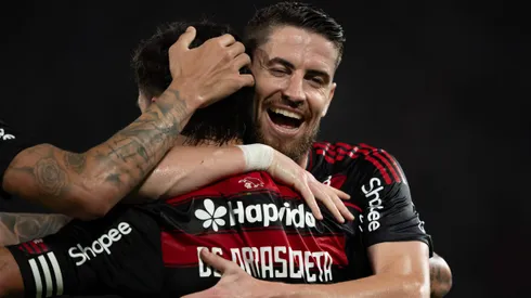Jorginho e Arrascaeta são dois dos pendurados do Flamengo contra o Botafogo