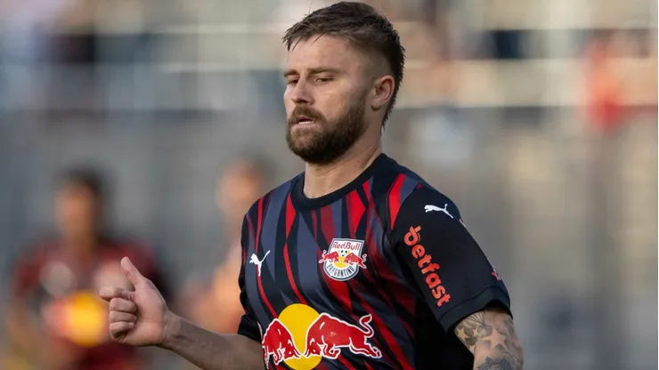 Eduardo Sasha comanda o ataque do Red Bull Bragantino no Brasileirão