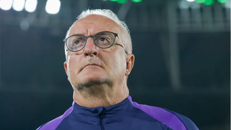 Dorival Jr promoveu entrada de três reservas na equipe titular contra o Santos