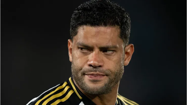 Para a diretoria do Atlético-MG, a arbitragem vem passando do limite com Hulk.