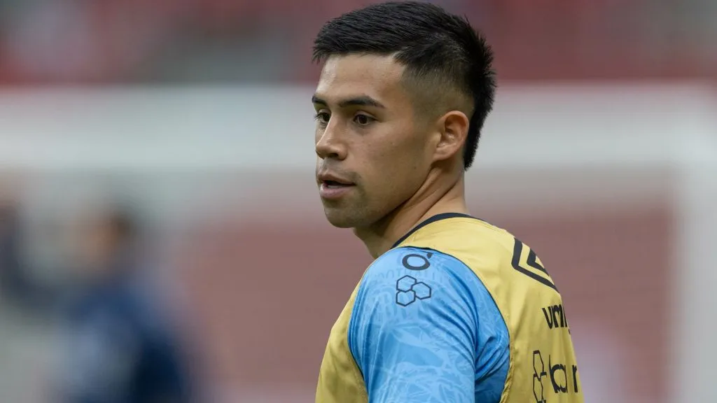 Aravena voltou com problemas da Data FIFA –  Foto: Liamara Polli/AGIF