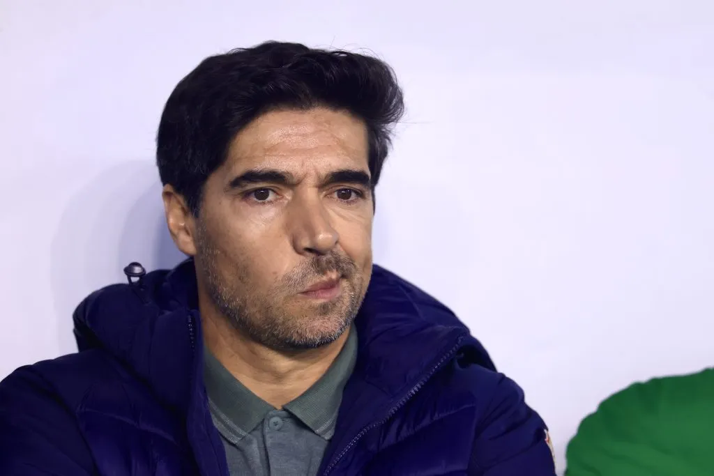 Abel pode perder Allan por até 6 jogos  Foto: Marcello Zambrana/AGIF