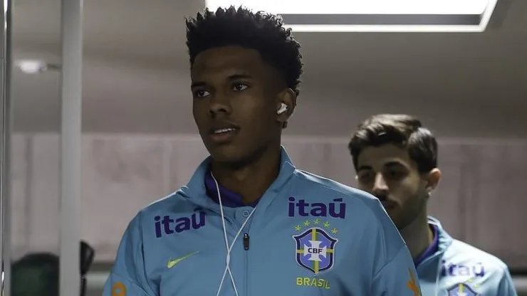 Estêvão chegando ao Ajinomoto Stadium para partida entre Japão e Brasil. Foto: Rafael Ribeiro/CBF