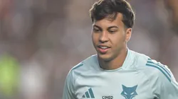 RJ - RIO DE JANEIRO - 27/09/2025 - BRASILEIRO A 2025, VASCO X CRUZEIRO - Kaio Jorge jogador do Cruzeiro durante aquecimento antes da partida contra o Vasco no estadio Sao Januario pelo campeonato Brasileiro A 2025. Foto: Thiago Ribeiro/AGIF