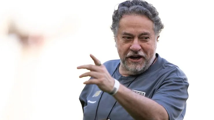Julio Casares presidente do Sao Paulo antes da partida contra o Flamengo no estadio Maracana pelo campeonato Brasileiro A 2025. Foto: Jorge Rodrigues/AGIF
