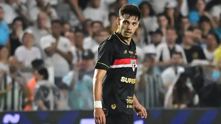 SP - SANTOS - 21/09/2025 - BRASILEIRO A 2025, SANTOS X SAO PAULO - Bobadilla jogador do Sao Paulo durante partida contra o Santos no estadio Vila Belmiro pelo campeonato Brasileiro A 2025. Foto: Jota Erre/AGIF