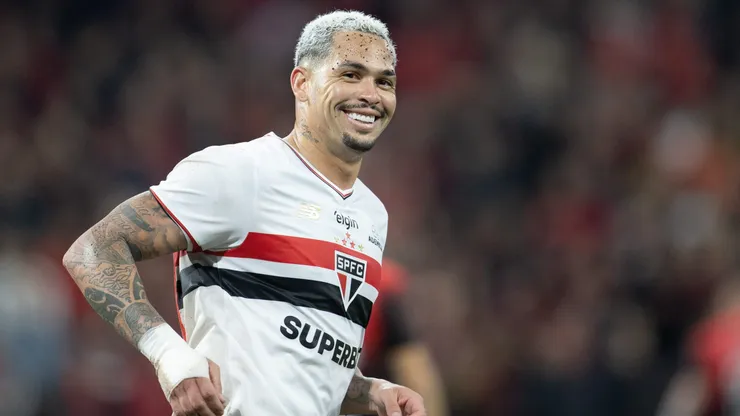 PR - CURITIBA - 06/08/2025 - COPA DO BRASIL 2025, ATHLETICO-PR X SAO PAULO - Luciano jogador do Sao Paulo durante partida contra o Athletico-PR no estadio Arena da Baixada pelo campeonato Copa Do Brasil 2025. Foto: Hedeson Alves/AGIF