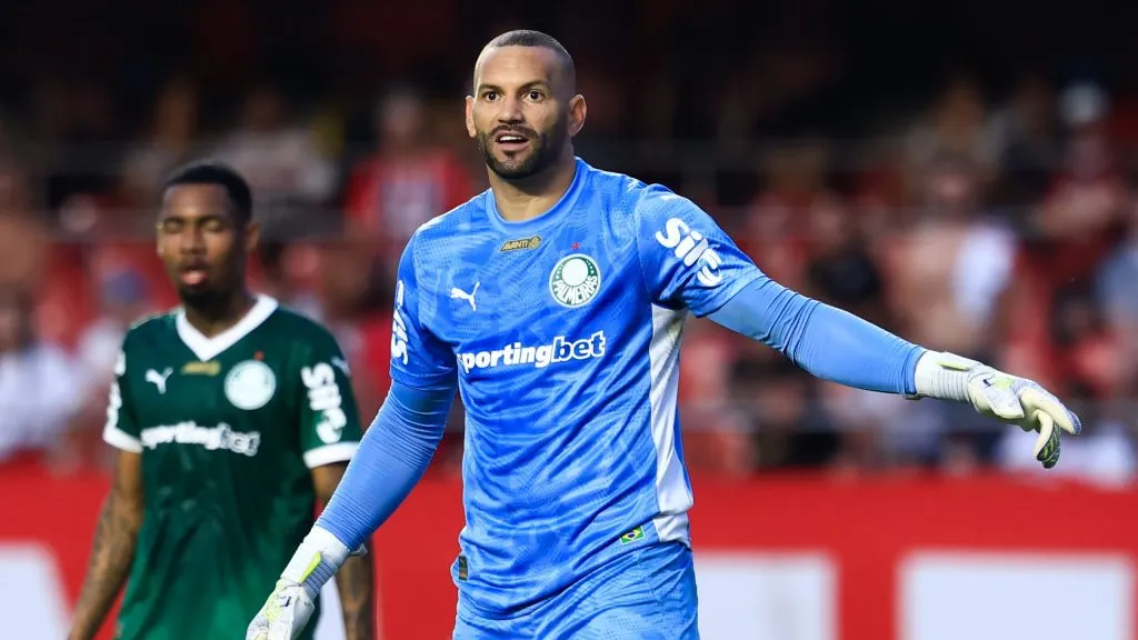 SP – SAO PAULO – 05/10/2025 – BRASILEIRO A 2025, SAO PAULO X PALMEIRAS – Weverton goleiro do Palmeiras durante partida contra o Sao Paulo no estadio Morumbi pelo campeonato Brasileiro A 2025. Foto: Marcello Zambrana/AGIF
