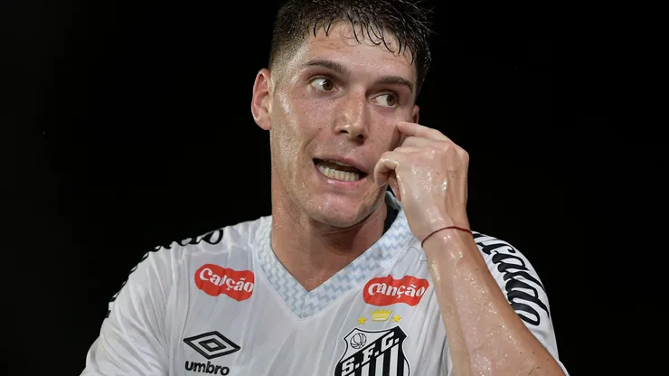 Meio-campista deu a sua opinião - Foto: Thiago Ribeiro/AGIF.