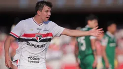 SP - SAO PAULO - 05/10/2025 - BRASILEIRO A 2025, SAO PAULO X PALMEIRAS - Tapia jogador do Sao Paulo comemora seu gol durante partida contra o Palmeiras no estadio Morumbi pelo campeonato Brasileiro A 2025. Foto: Ettore Chiereguini/AGIF