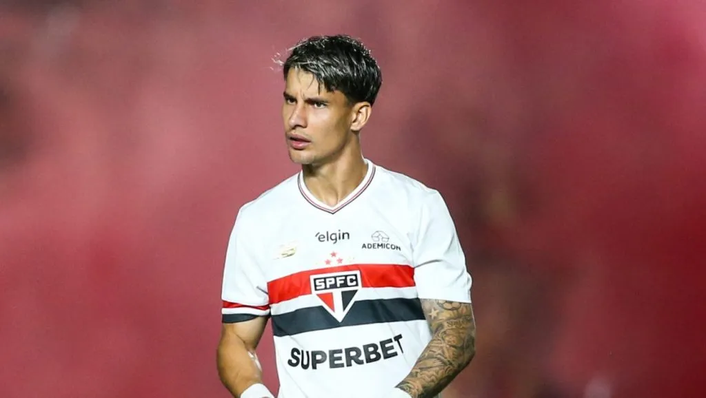 Foto: Marlon Costa/AGIF – Ferreira durante jogo do Tricolor contra o Sport.