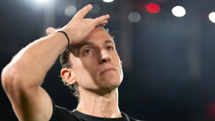 Filipe Luís segue em negociações para renovar o contrato