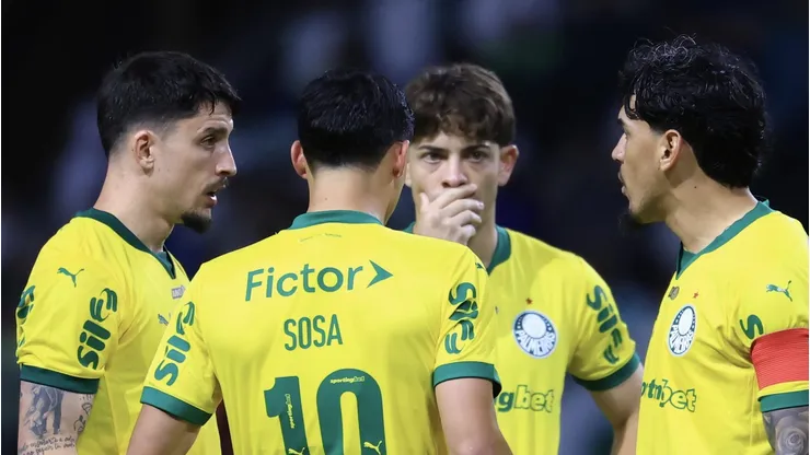 Giay, lateral-direito do Santos