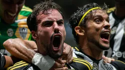 Igor Gomes jogador do Atlético-MG comemora seu gol com Gustavo Scarpa - Foto: Fernando Moreno/AGIF