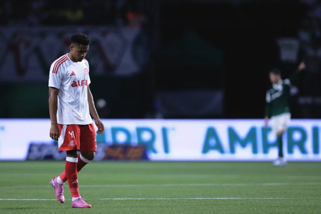 Victor Gabriel, jogador do Internacional – Foto: Ettore Chiereguini/AGIF