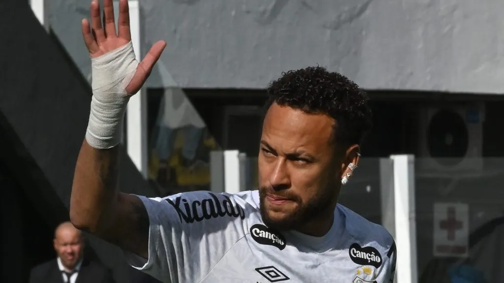 Neymar durante partida. Foto: Jota Erre/AGIF