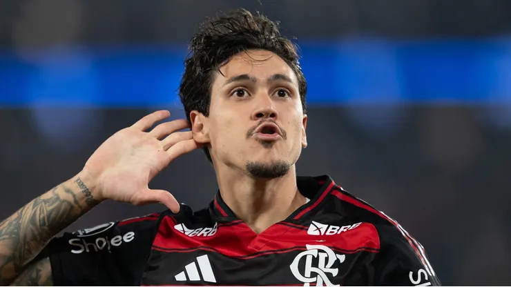Pedro durante partida contra o Estudiantes (ARG).